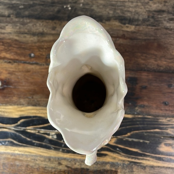 Vintage vase with iridescent glaze in ivory. Hand made by Elsie D. in 1978 - Picture 6 of 17